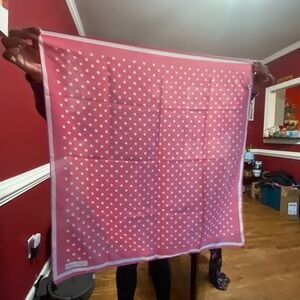 Liz Sinclair 100% polyester wrap